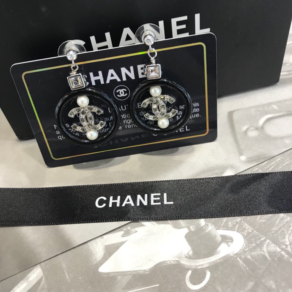 CHANEL(シャネル)人気商品 ピアス イアリング FF