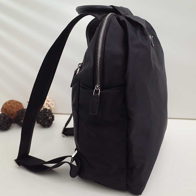 新作通販 PRADA/プラダ 後背包 リュックサック 1564