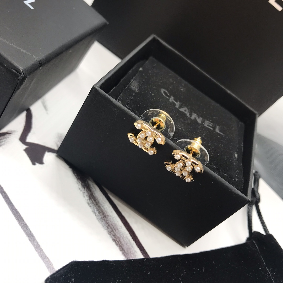CHANEL(シャネル)人気商品 ピアス イアリング FF