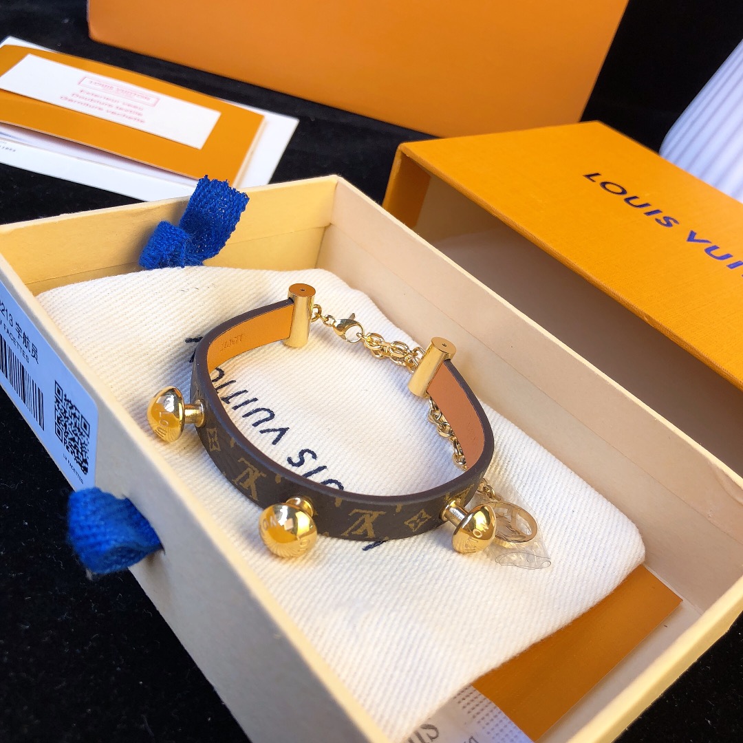 LOUIS VUITTON (ルイヴィトン) 人気商品 ブレスレット.カフブレス YY