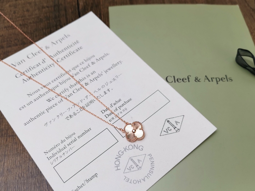 ヴァンクリーフ＆アーペル人気商品 ネックレス. ペンダント YX