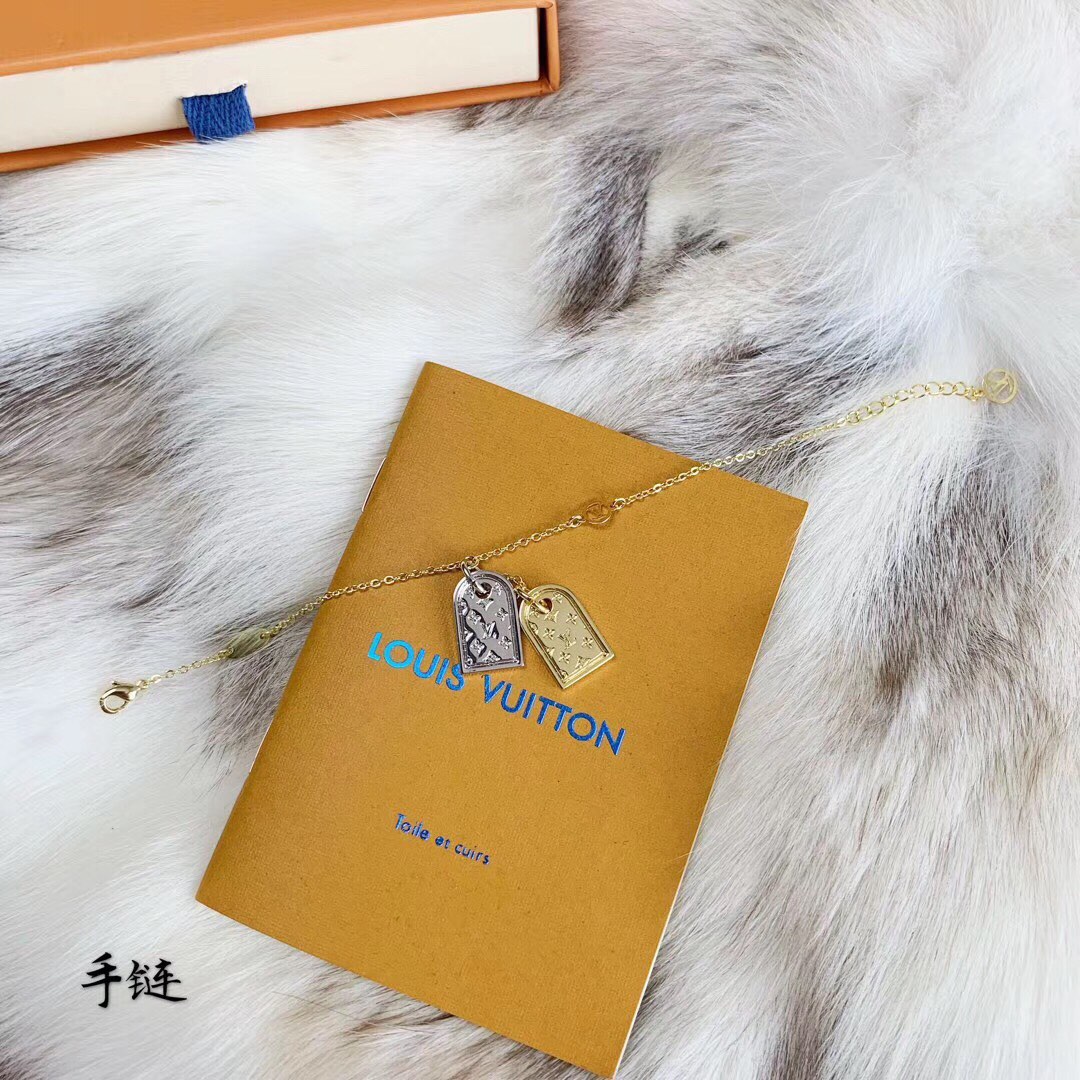 LOUIS VUITTON (ルイヴィトン) 人気商品 ブレスレット.カフブレス YY