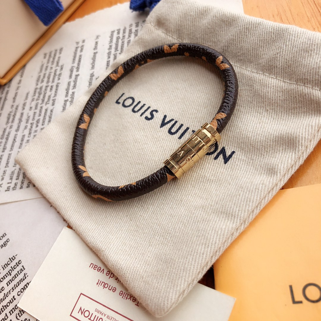 LOUIS VUITTON (ルイヴィトン) 人気商品 男女兼用ブレスレット.カフブレス YY