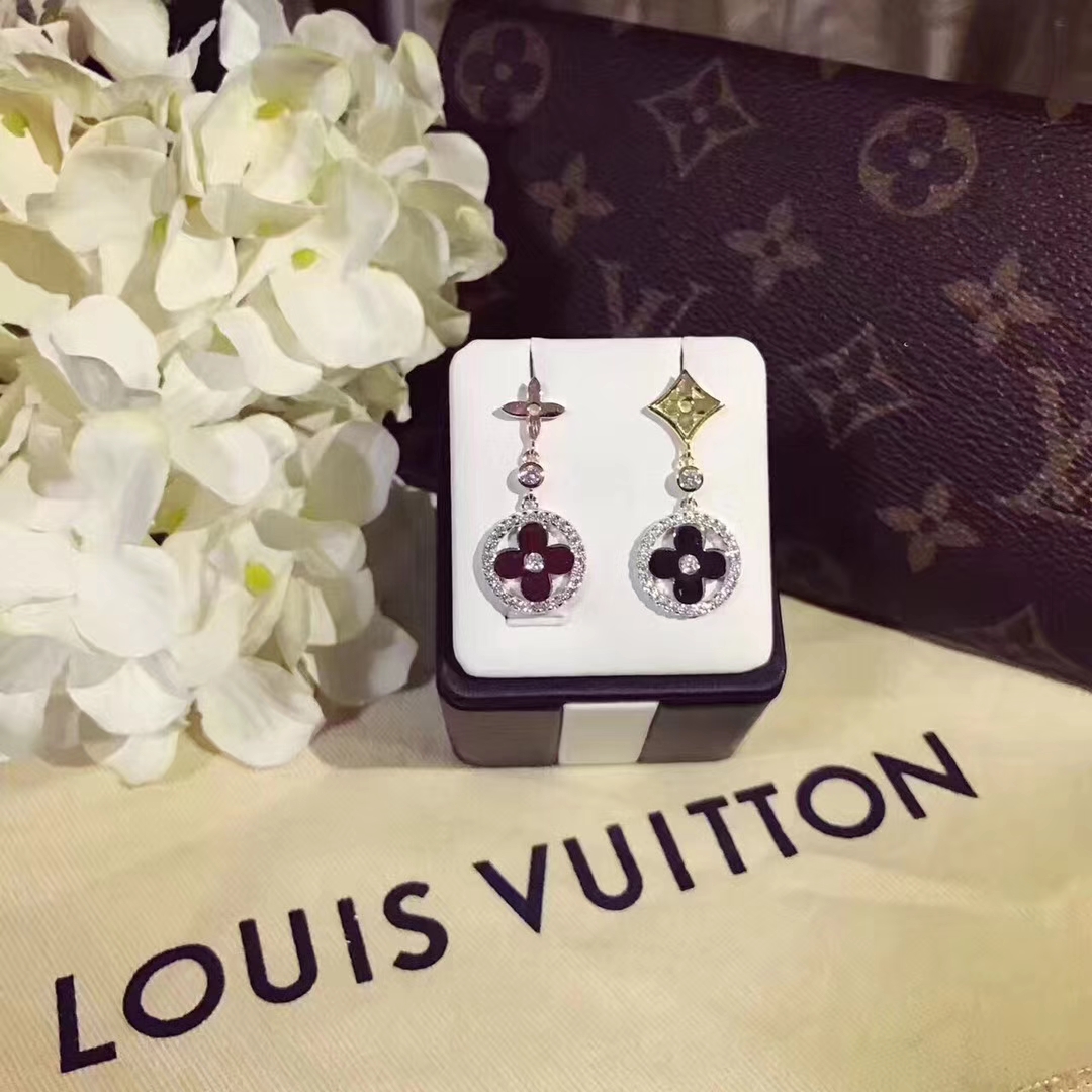 LOUIS VUITTON（ルイヴィトン）今季の新作 ピアス イアリング FF
