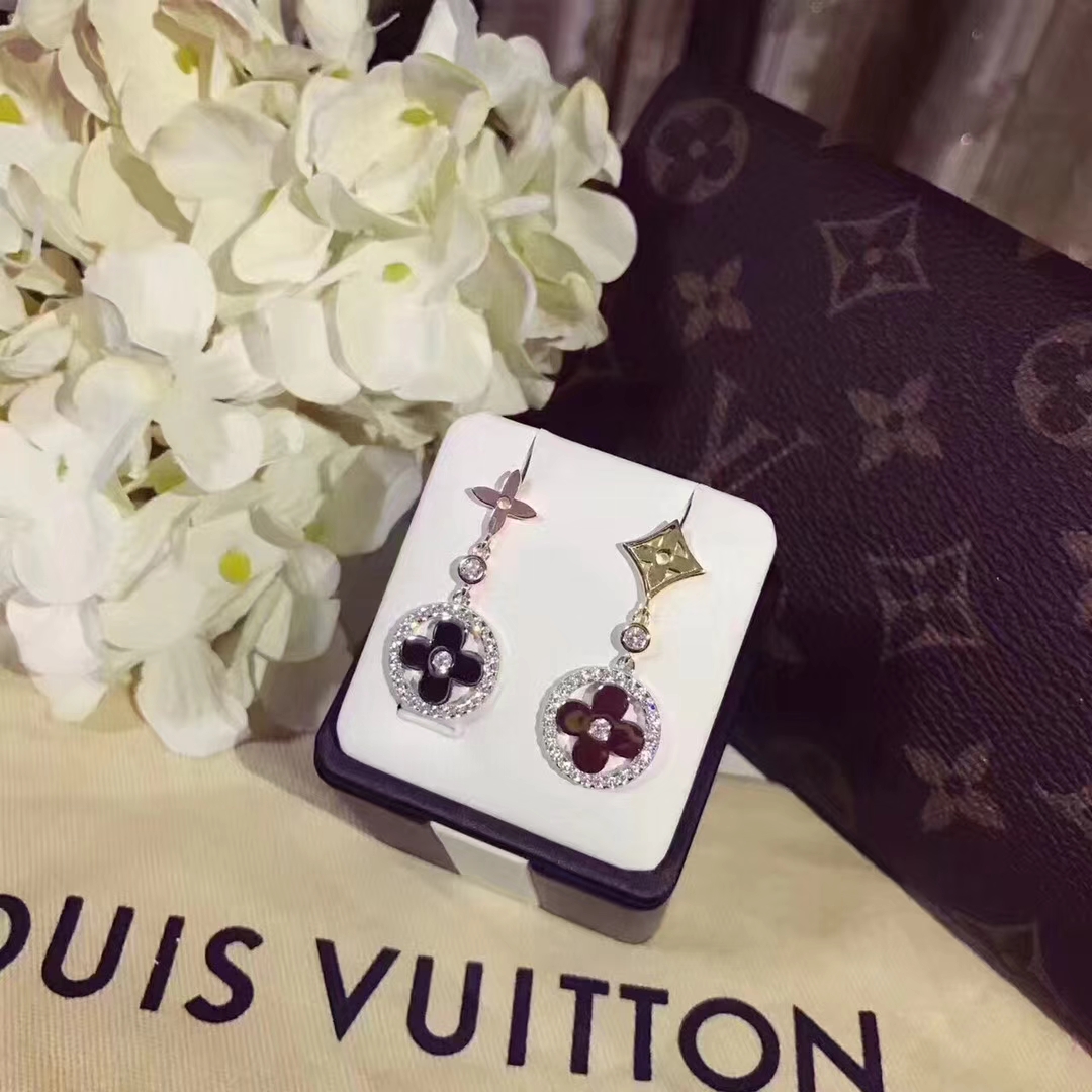 LOUIS VUITTON(ルイヴィトン)今季の新作 ピアス イアリング FF