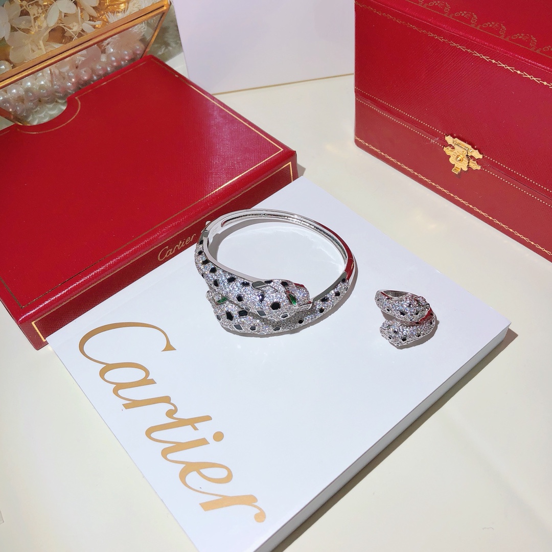 Cartier (カルティエ) 2019新作 ブレスレット.カフブレス YX