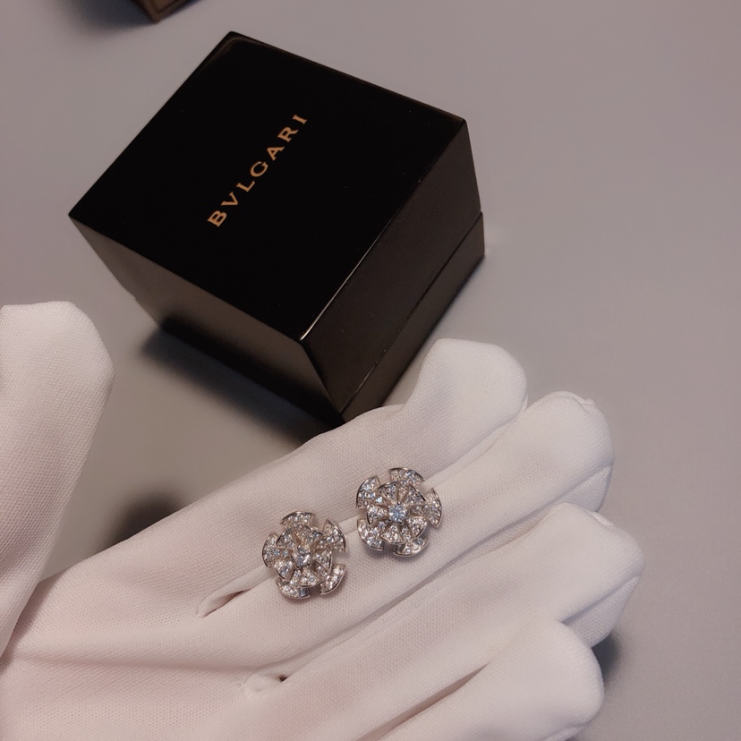 BVLGARI（ブルガリ）最新作 ピアス イアリング YL