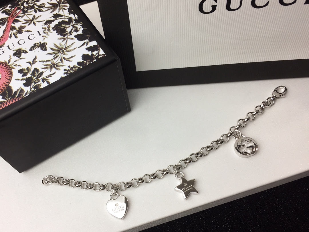 gvcci(グッチ)人気商品 レスレット カフブレス YX
