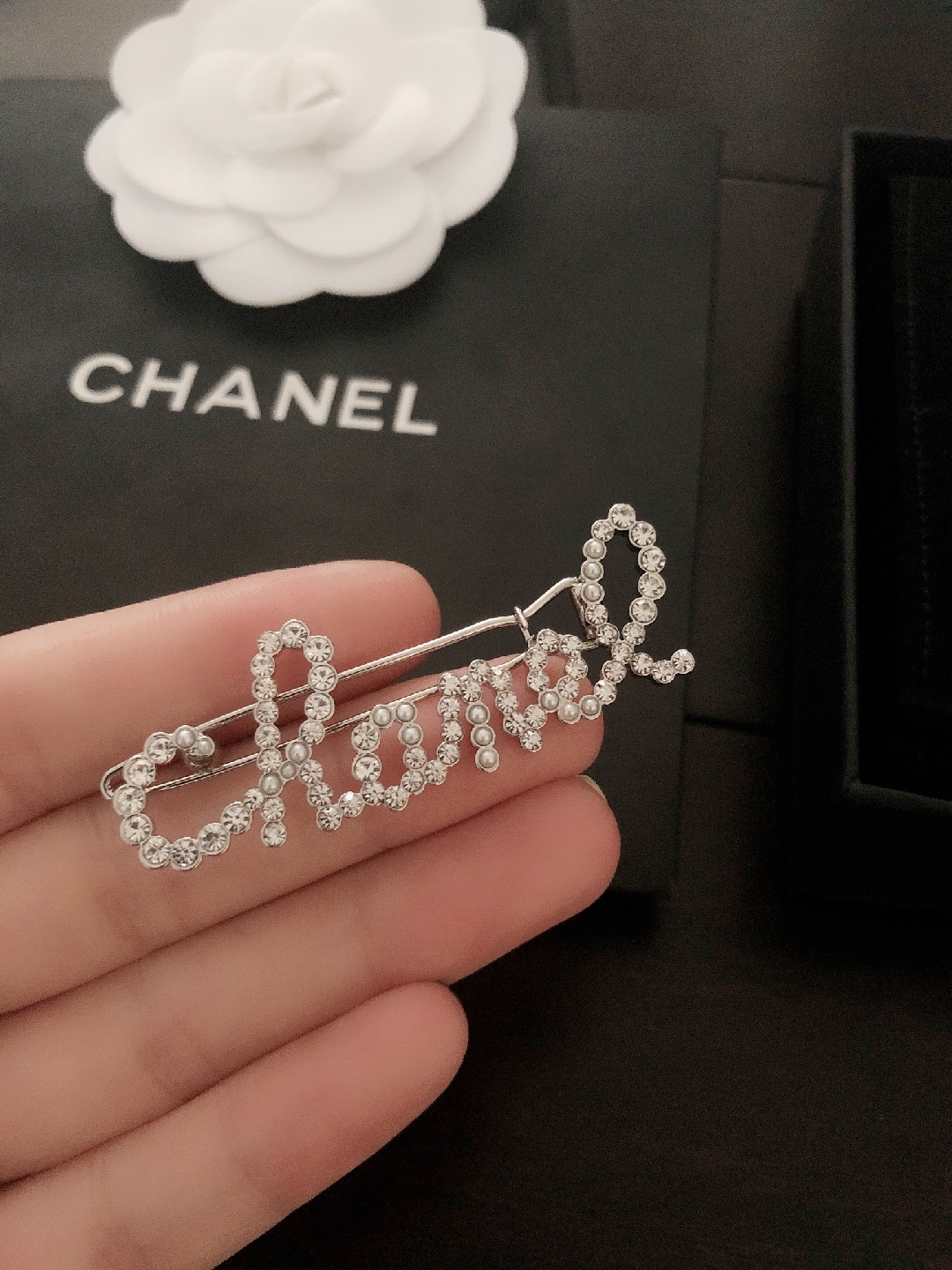 CHANEL（シャネル）髪とめ ヘアピン ヘアゴム 女性 FF