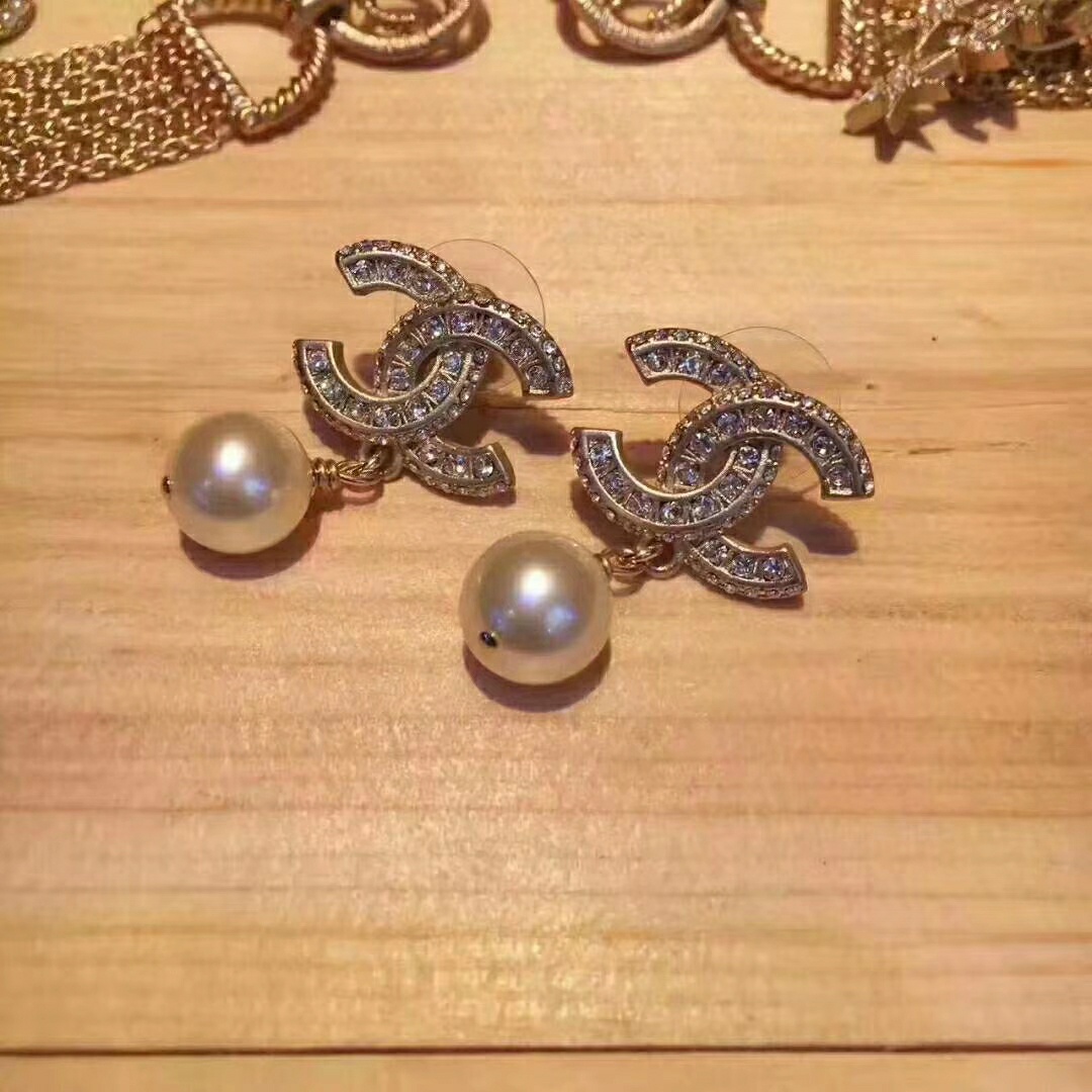 CHANEL(シャネル)人気商品 ピアス イアリング FF