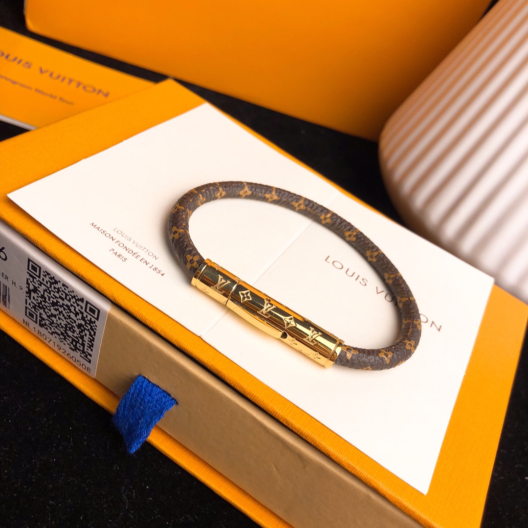 LOUIS VUITTON ルイヴィトン ☆プレゼントにピッタリ☆ ブレスレット