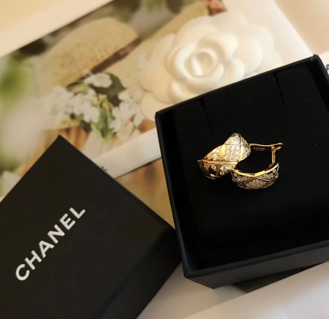 CHANEL(シャネル)人気商品 ピアス イアリング FF