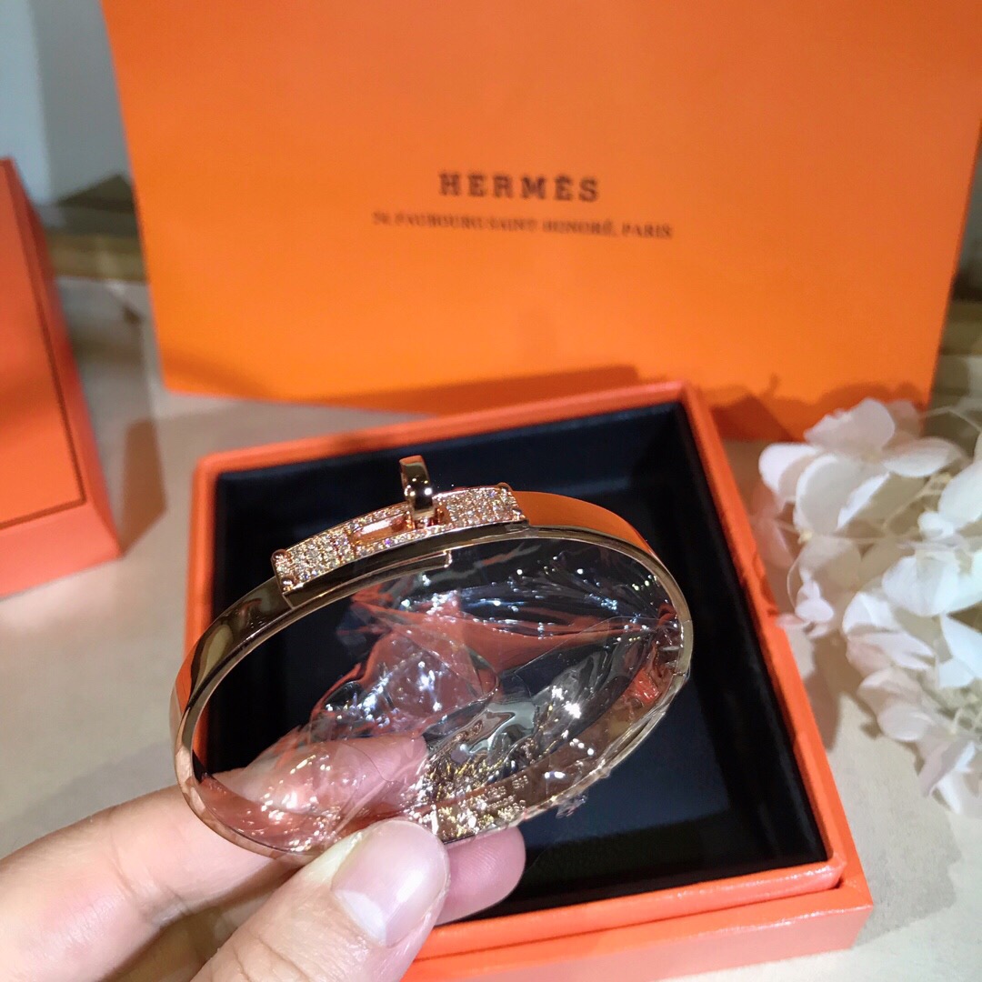 HERMES/エルメス 今季の新作 ブレスレット.カフブレス