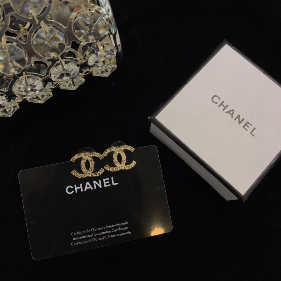 CHANEL(シャネル)人気商品 ピアス イアリング FF