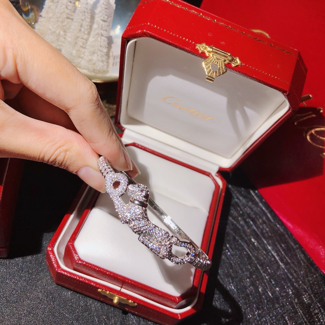 Cartier (カルティエ) 2019新作 ブレスレット.カフブレス QJR