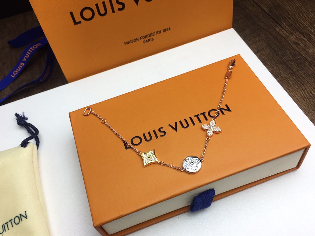 LOUIS VUITTON (ルイヴィトン) 人気商品 ブレスレット.カフブレス YX
