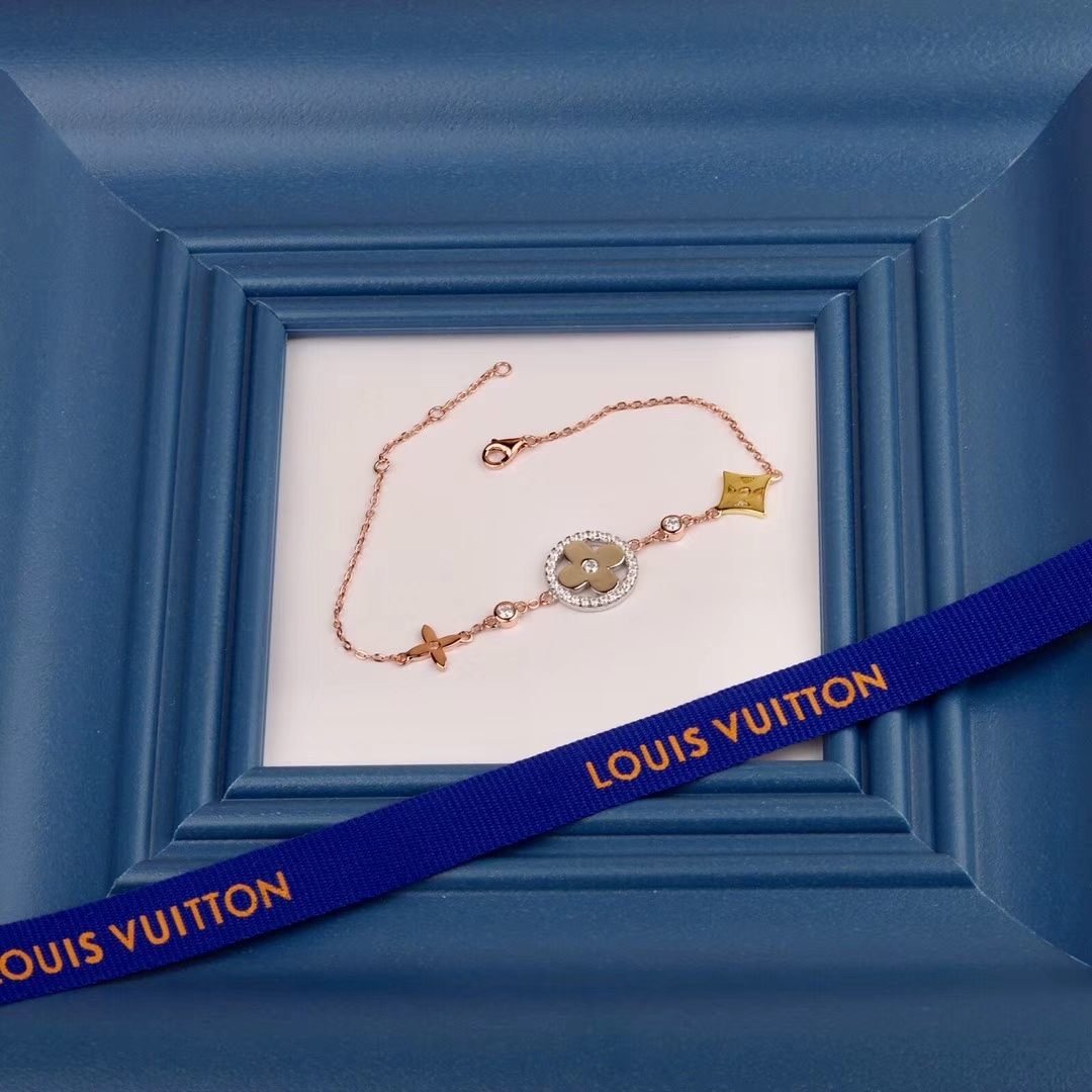 LOUIS VUITTON (ルイヴィトン) 人気商品 ブレスレット.カフブレス YY