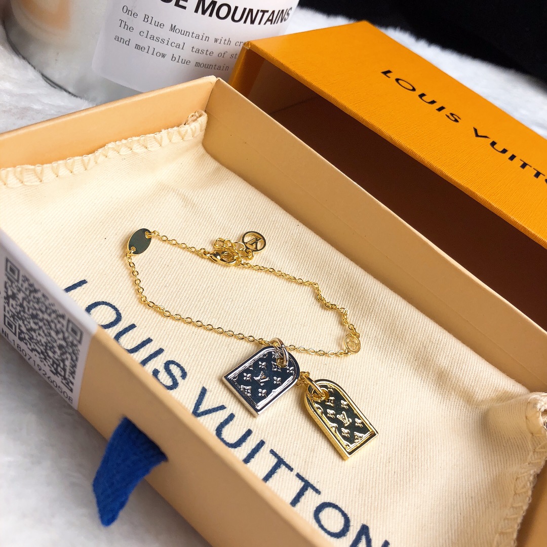 LOUIS VUITTON (ルイヴィトン) 人気商品 ブレスレット.カフブレス YX