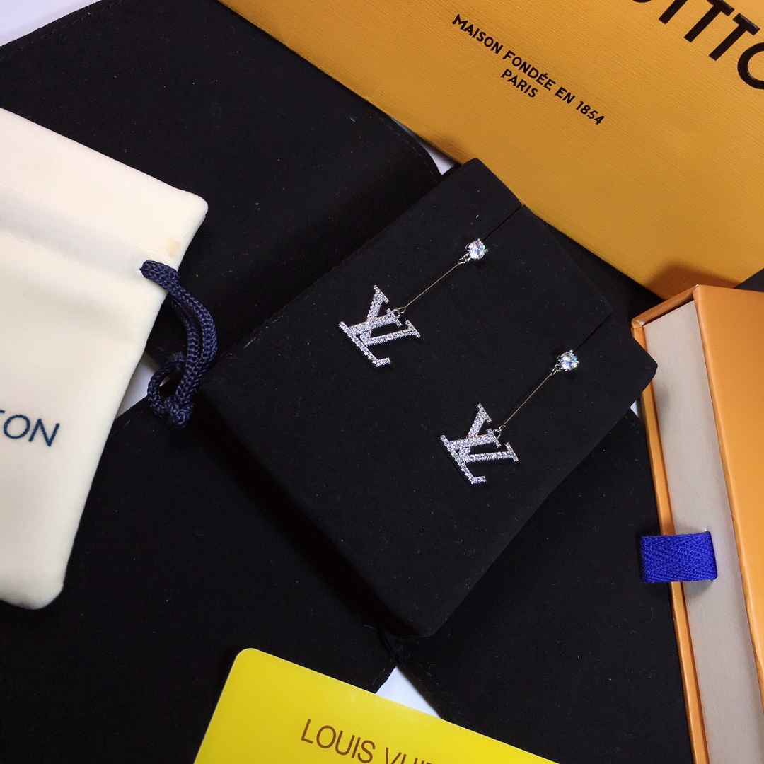 LOUIS VUITTON（ルイヴィトン）今季の新作 ピアス イアリング YL