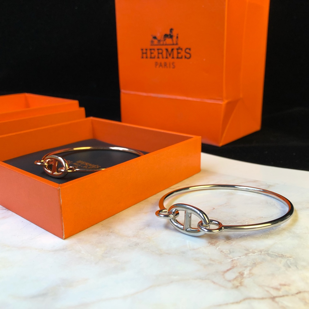 HERMES/エルメス 今季の新作 ブレスレット.カフブレス