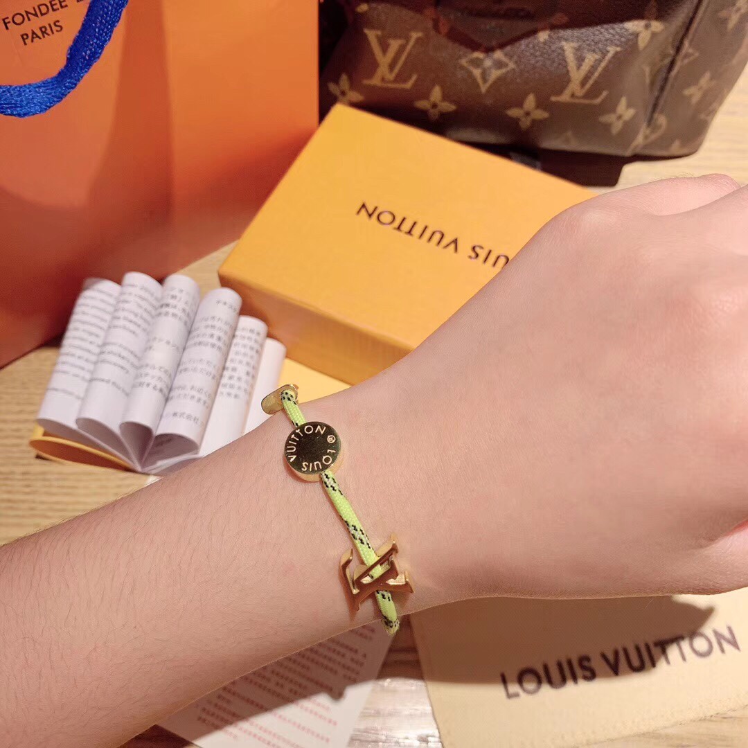 LOUIS VUITTON (ルイヴィトン) 人気商品 ブレスレット.カフブレス YY