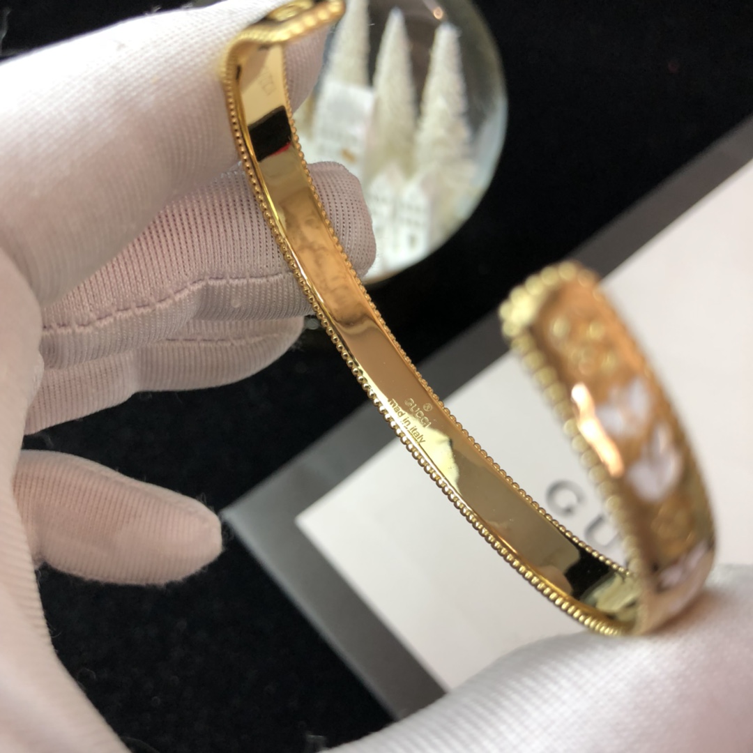 gvcci（グッチ）人気商品 レスレット カフブレス YX