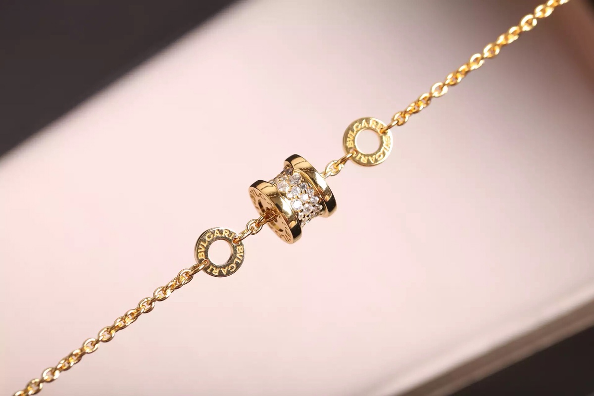 BVLGARI(ブルガリ)人気商品 ブレスレット.カフブレス YY