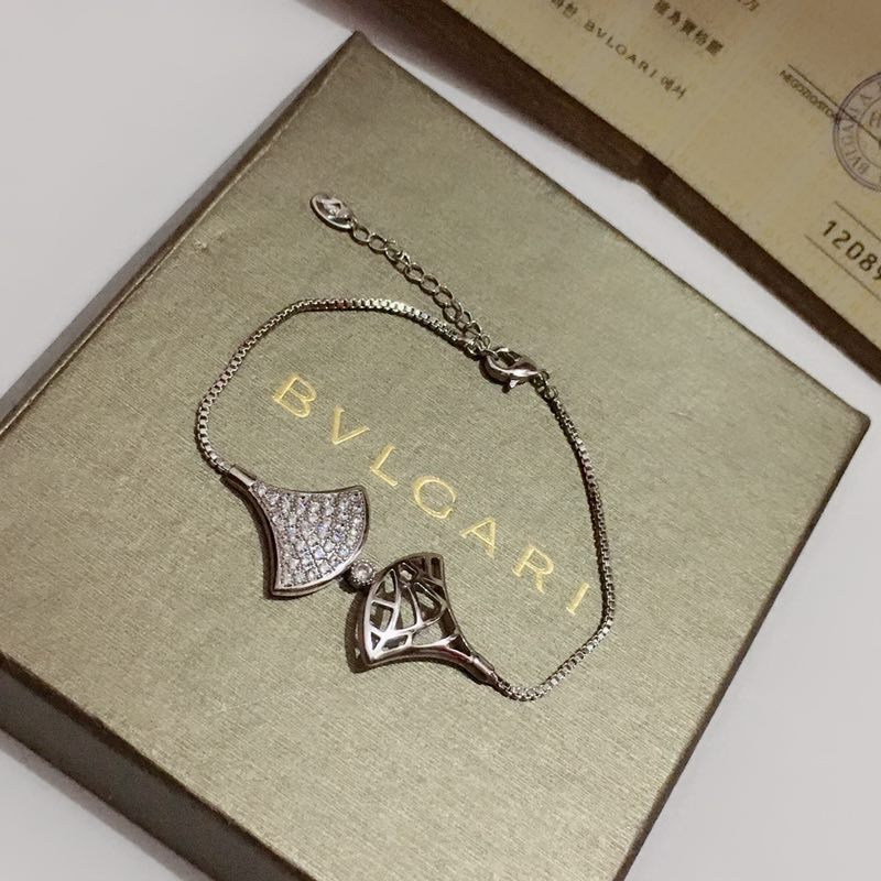 BVLGARI(ブルガリ)人気商品 ブレスレット.カフブレス YL