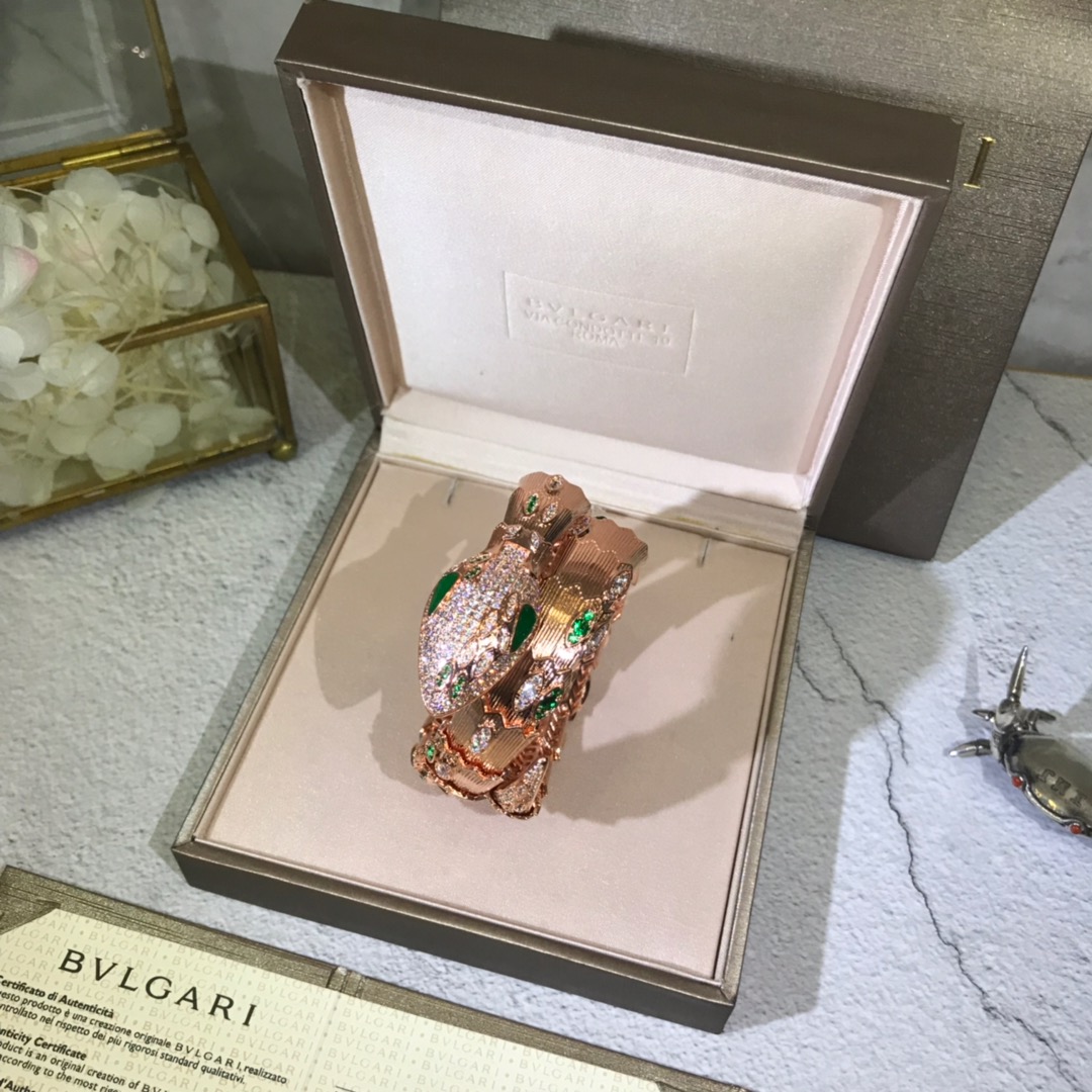 BVLGARI（ブルガリ）人気商品 ブレスレット.カフブレス YY