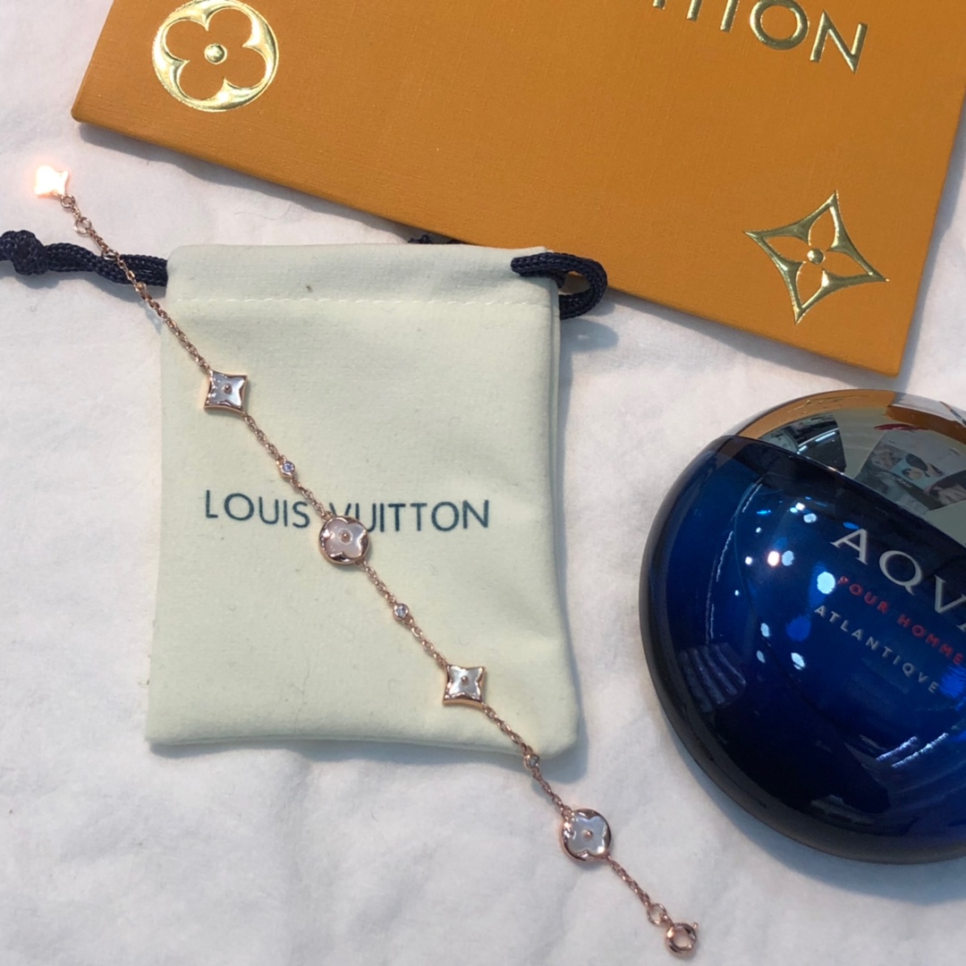 LOUIS VUITTON (ルイヴィトン) 人気商品 ブレスレット.カフブレス YX