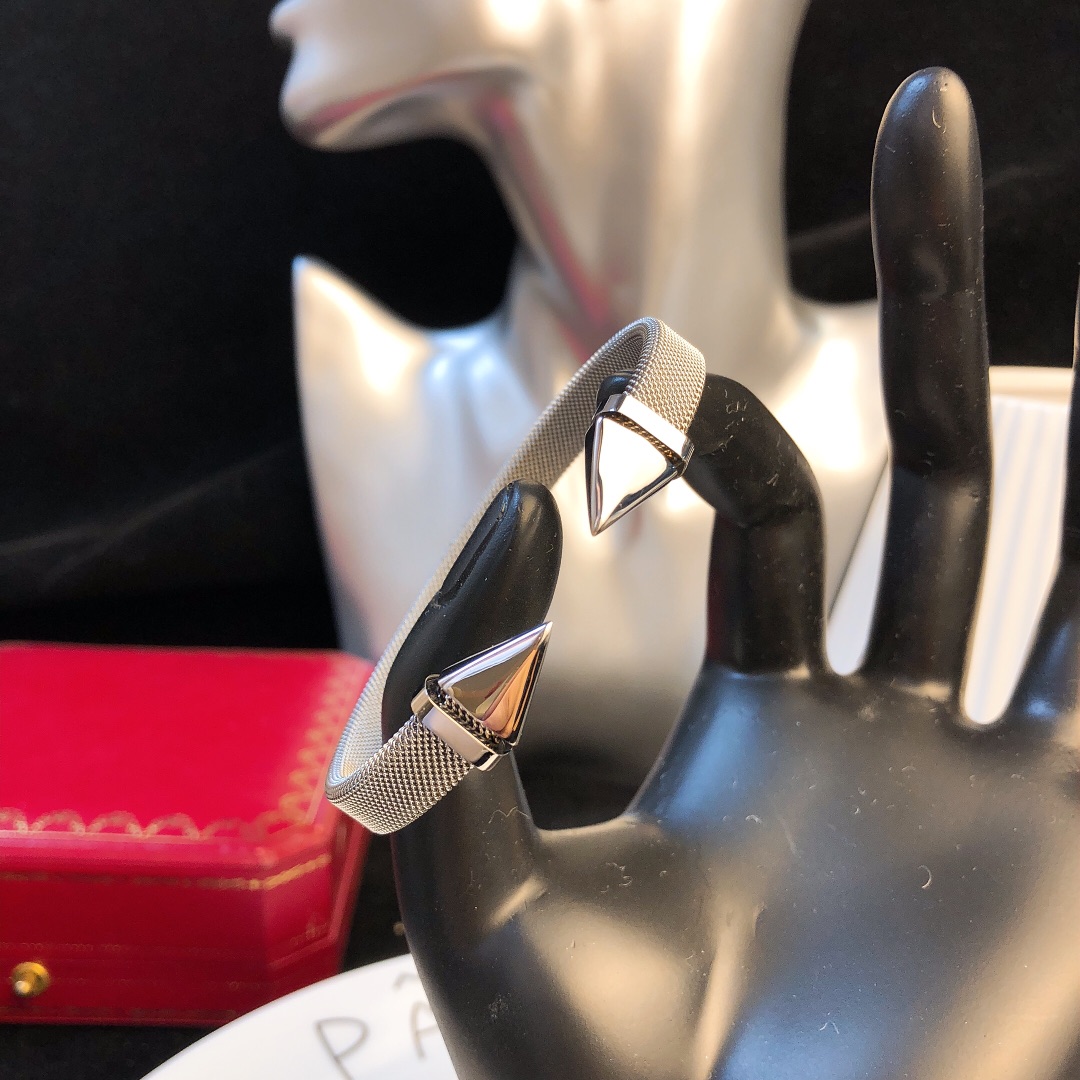 Cartier (カルティエ) 2019新作 ブレスレット.カフブレス YX