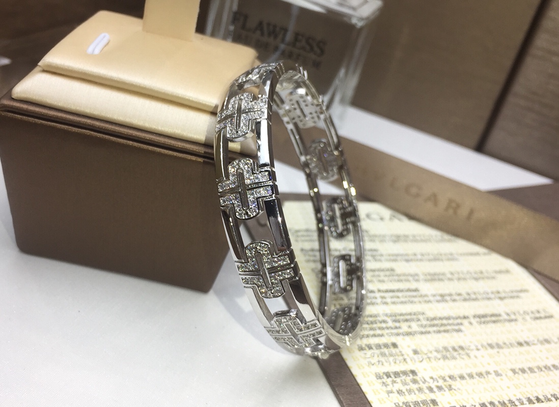 BVLGARI(ブルガリ)人気商品 ブレスレット.カフブレス YX
