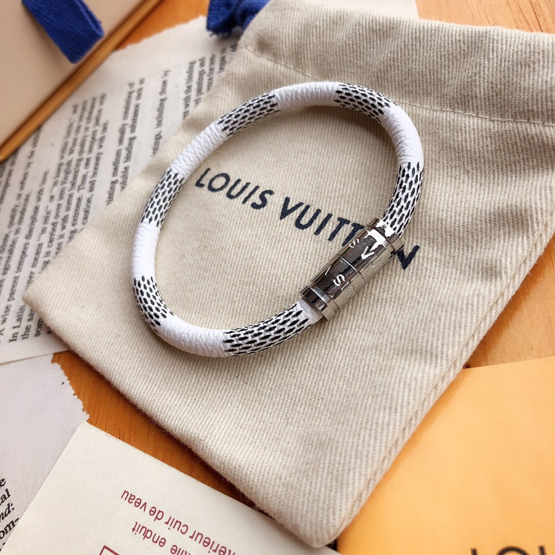 LOUIS VUITTON (ルイヴィトン) 人気商品 男女兼用ブレスレット.カフブレス YY