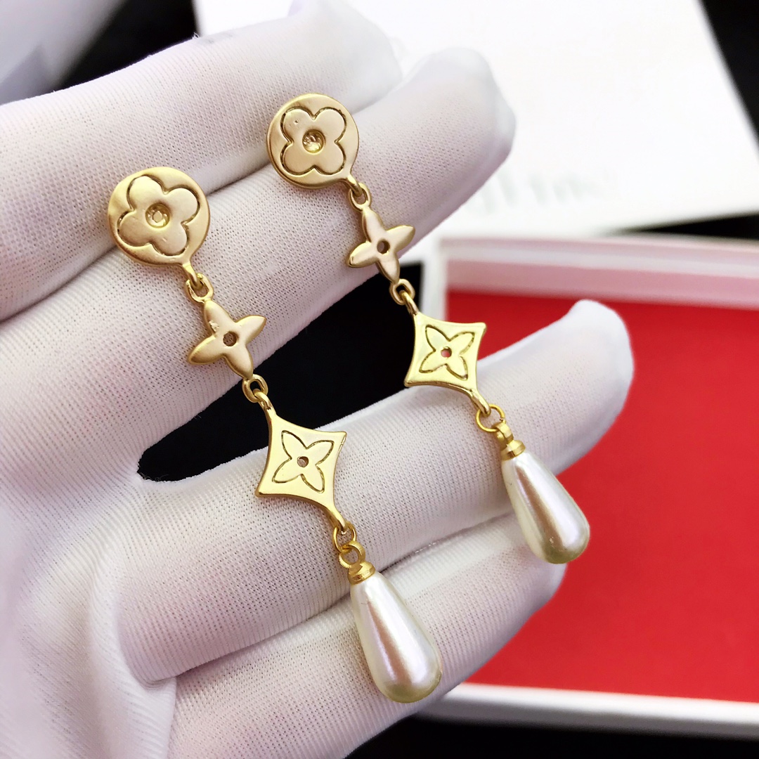 LOUIS VUITTON（ルイヴィトン）今季の新作 ピアス イアリング YL
