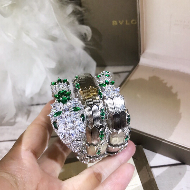 BVLGARI（ブルガリ）人気商品 ブレスレット.カフブレス YY