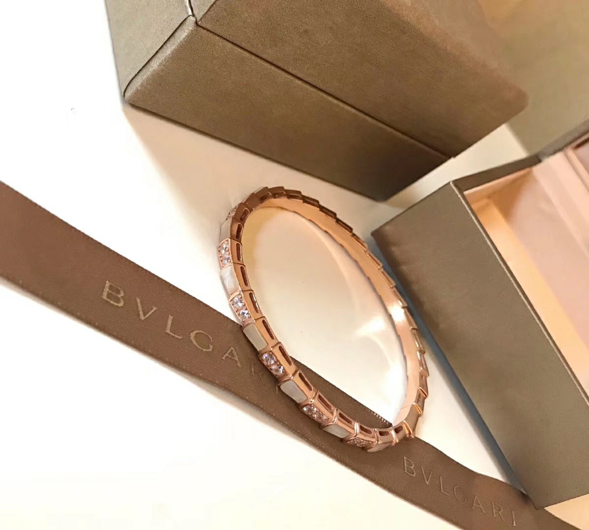BVLGARI(ブルガリ)人気商品 ブレスレット.カフブレス YX