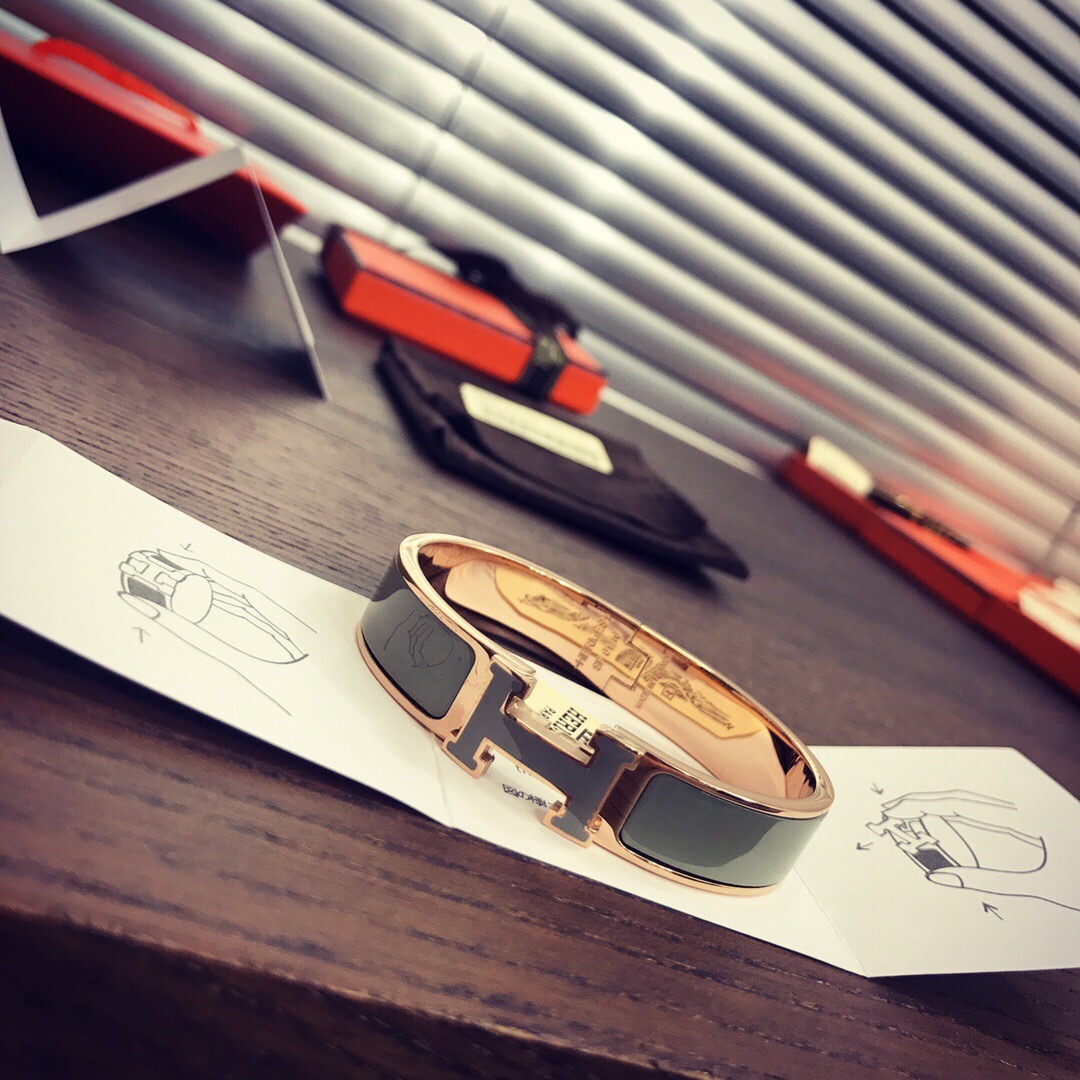 HERMES/エルメス 今季の新作 ブレスレット.カフブレス