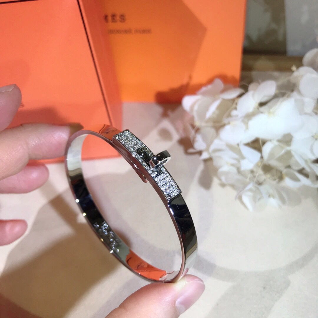 HERMES/エルメス 今季の新作 ブレスレット.カフブレス