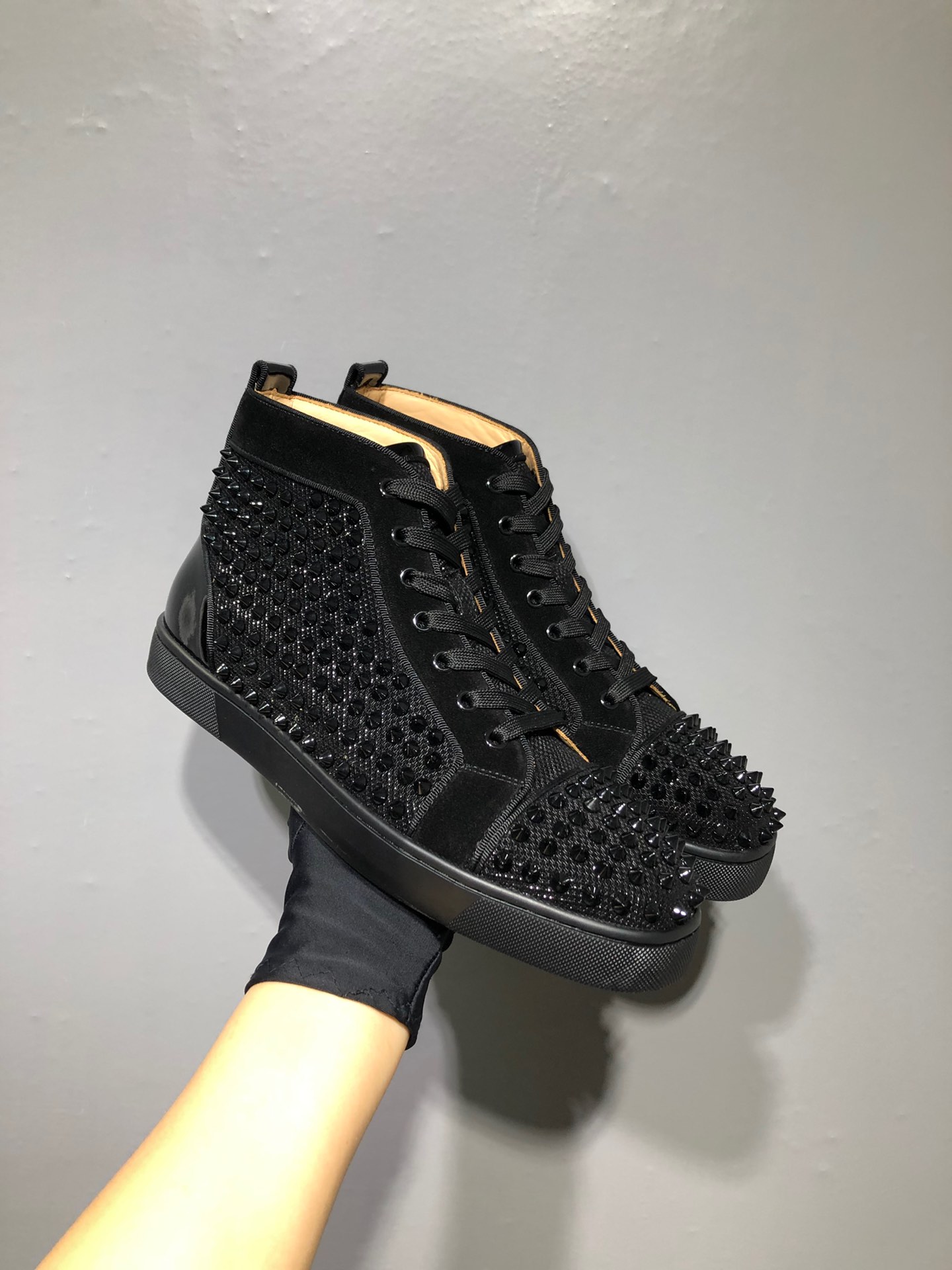 男女兼着 高品質 クリスチャン ルブタン スニーカー VIP