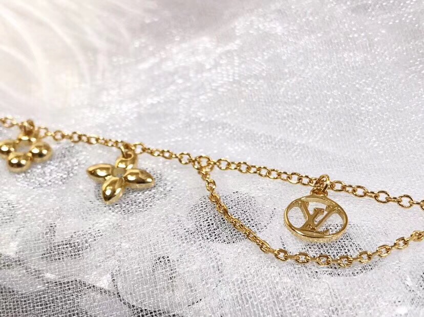 LOUIS VUITTON (ルイヴィトン) 人気商品 ブレスレット.カフブレス YX