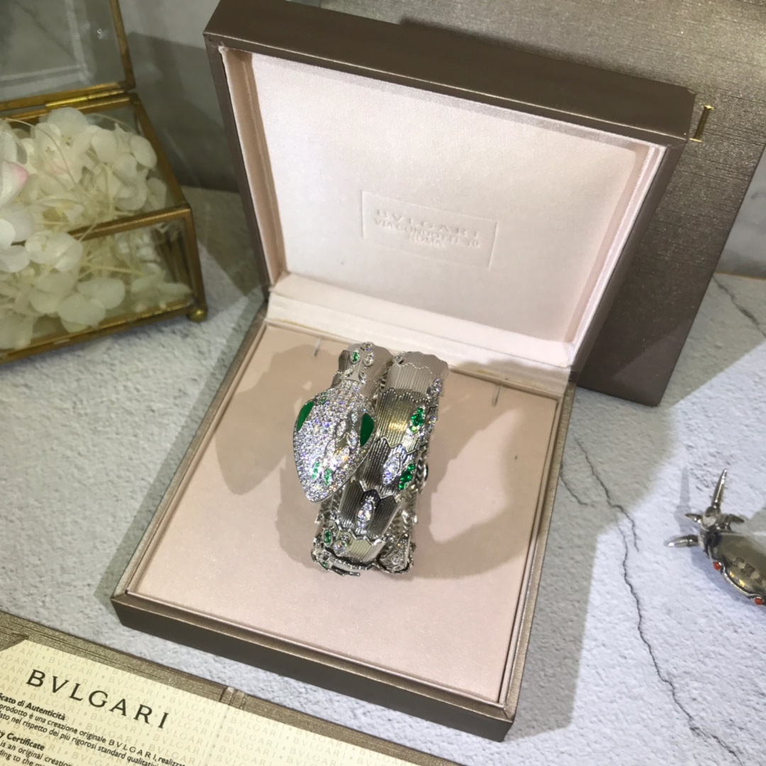 BVLGARI（ブルガリ）人気商品 ブレスレット.カフブレス YY