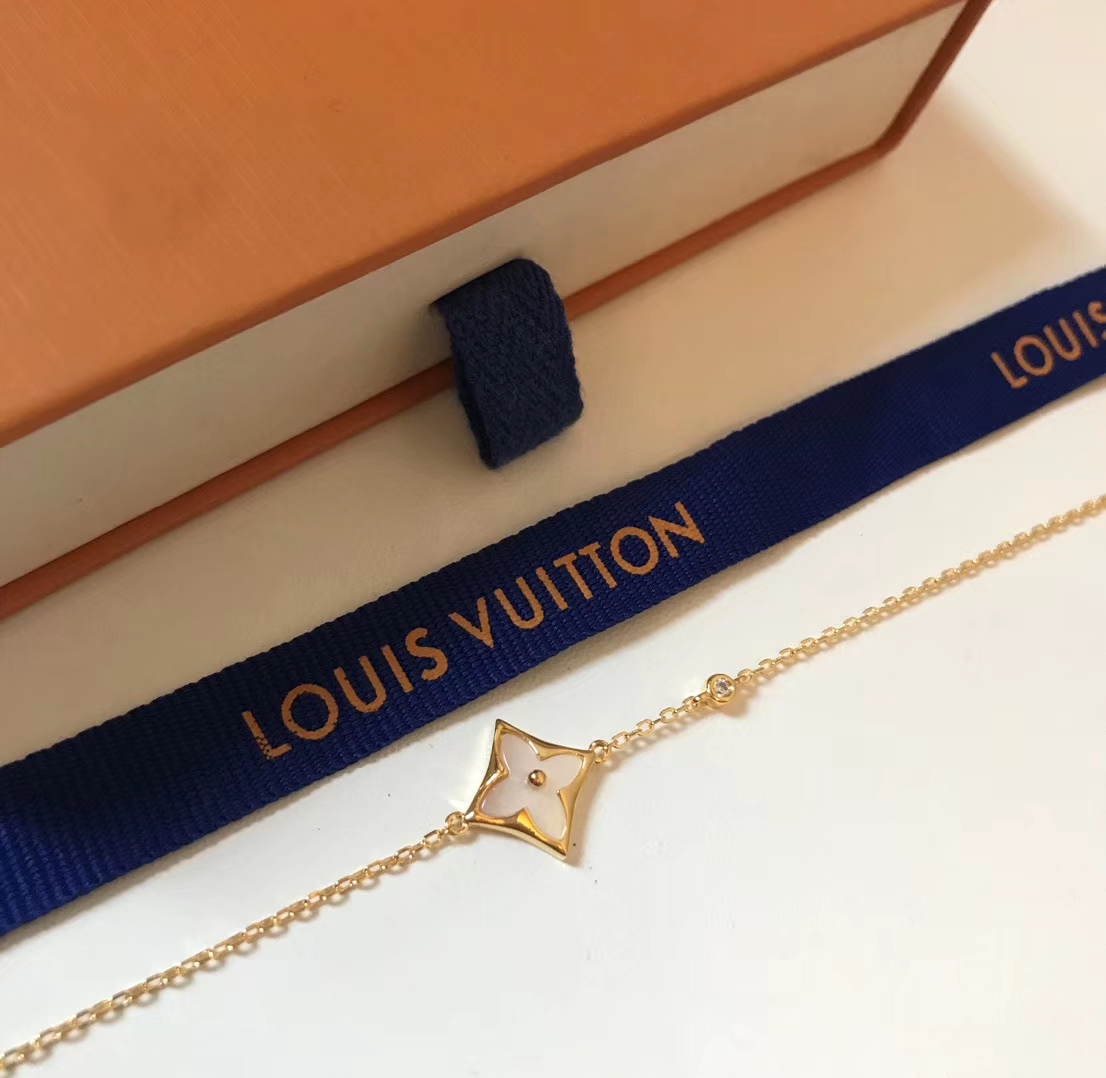 LOUIS VUITTON (ルイヴィトン) 人気商品 ブレスレット.カフブレス YY