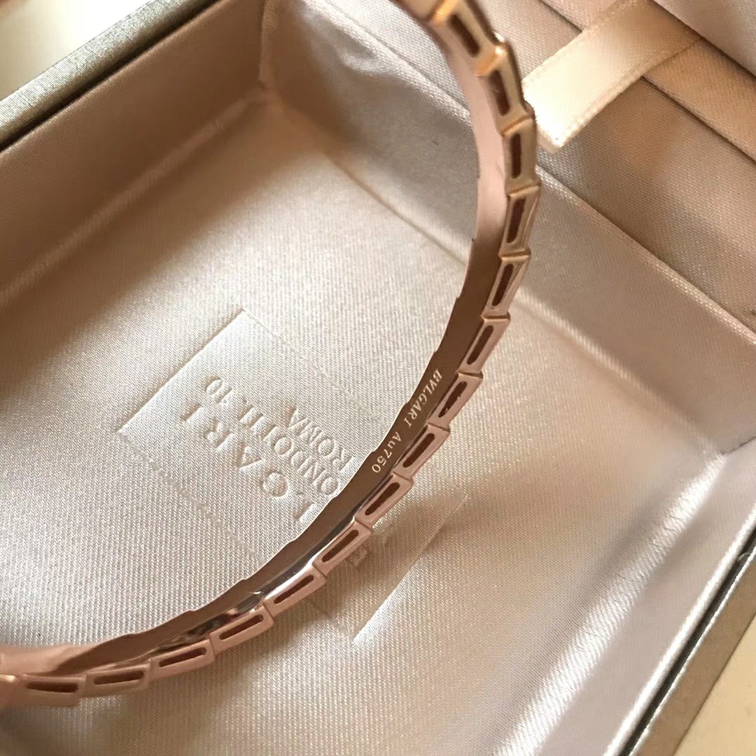 BVLGARI（ブルガリ）人気商品 ブレスレット.カフブレス QJR