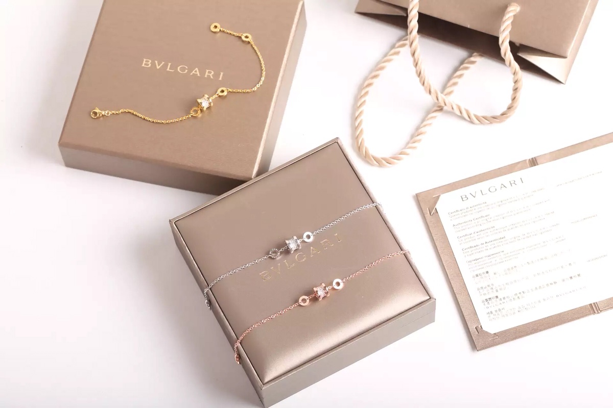 BVLGARI(ブルガリ)人気商品 ブレスレット.カフブレス YY
