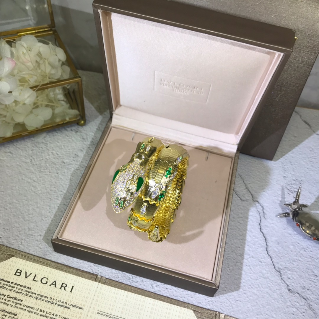 BVLGARI（ブルガリ）人気商品 ブレスレット.カフブレス YY
