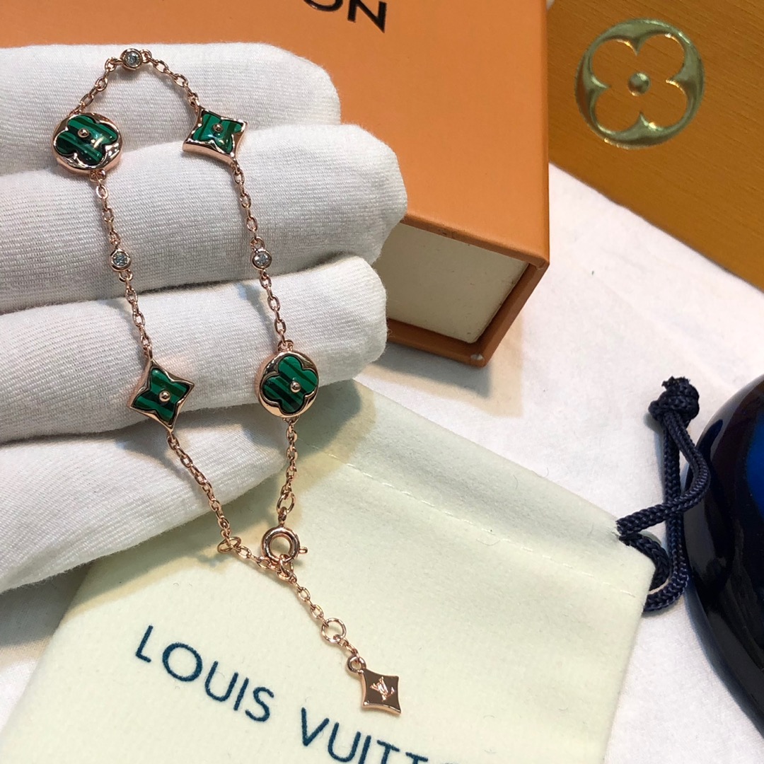 LOUIS VUITTON (ルイヴィトン) 人気商品 ブレスレット.カフブレス YX