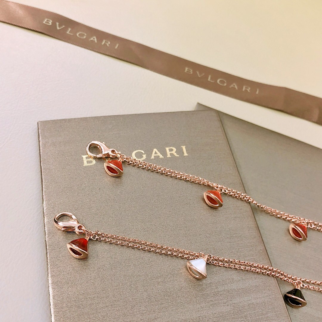 BVLGARI（ブルガリ）人気商品 ブレスレット.カフブレス YY