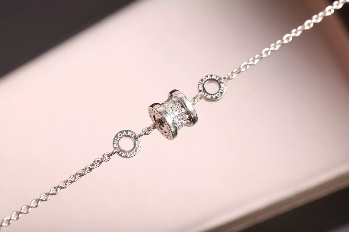 BVLGARI（ブルガリ）人気商品 ブレスレット.カフブレス YY