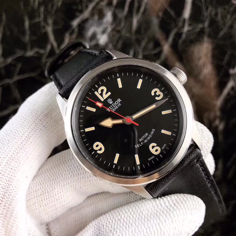チュードル（TUDOR ）メンズ 時計 腕時計 42mm 自動巻き TUD