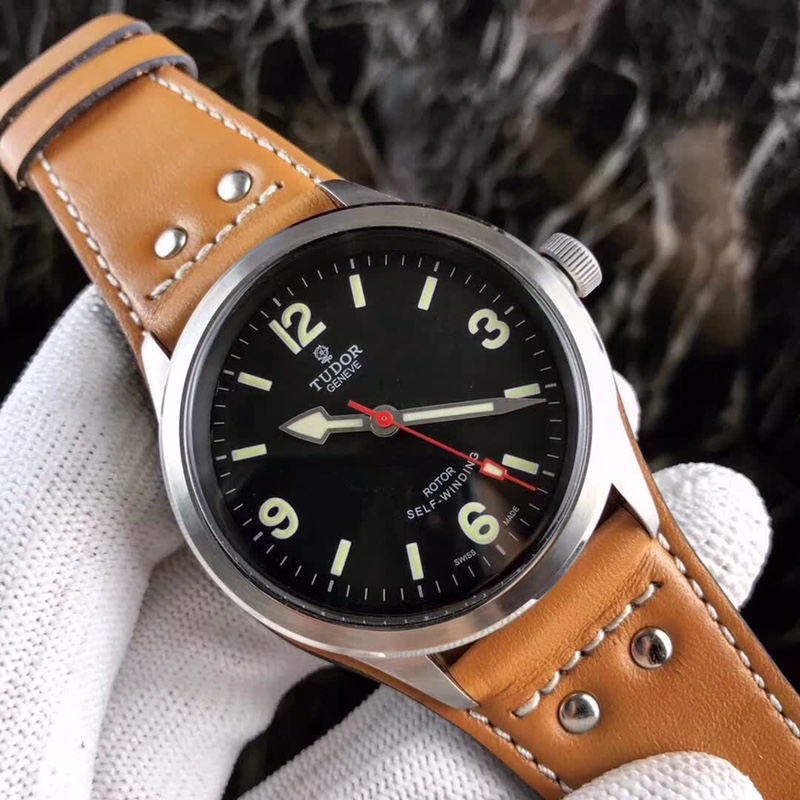 チュードル（TUDOR ）メンズ 時計 腕時計 42mm 自動巻き TUD